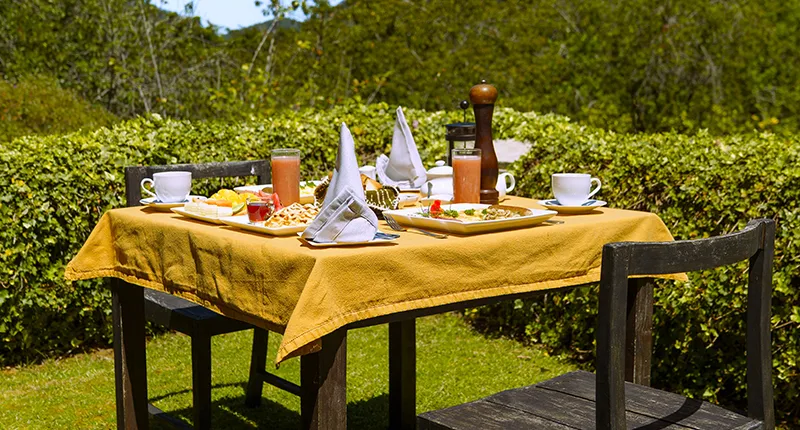 GARDEN BREAKFAST
