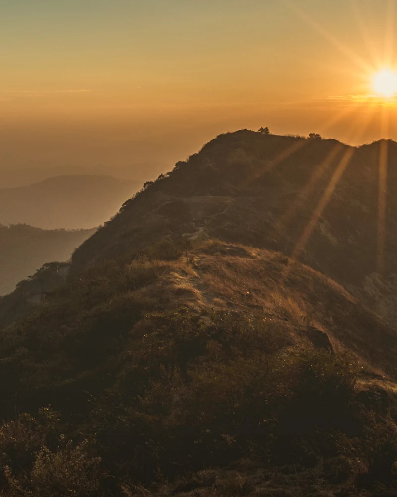 PIDURUTHALAGALA MOUNTAIN RANGE