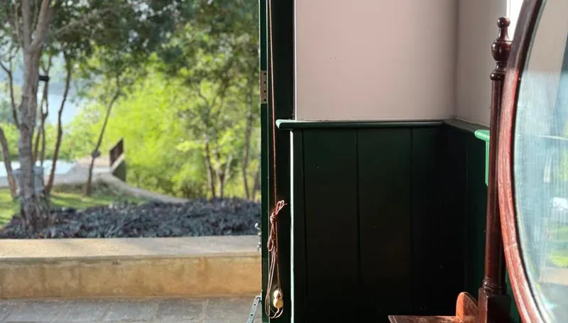 Peacock-Hill-LAKE-VIEW-SUITE
