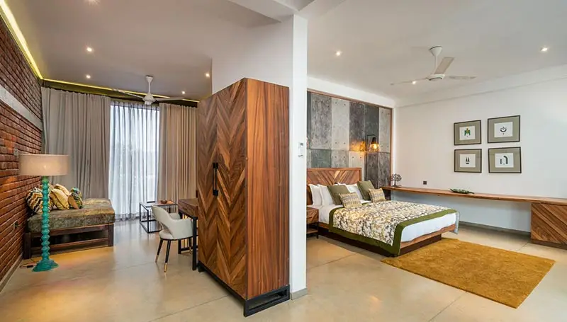WILD CULTURE DELUXE KING SUITE